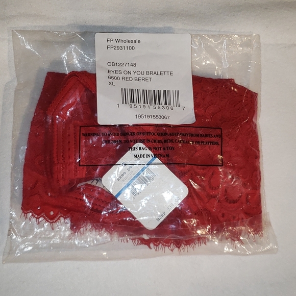 🆕️ NWT FREE PEOPLE Eyes On You Bralette - Picture 3 of 3